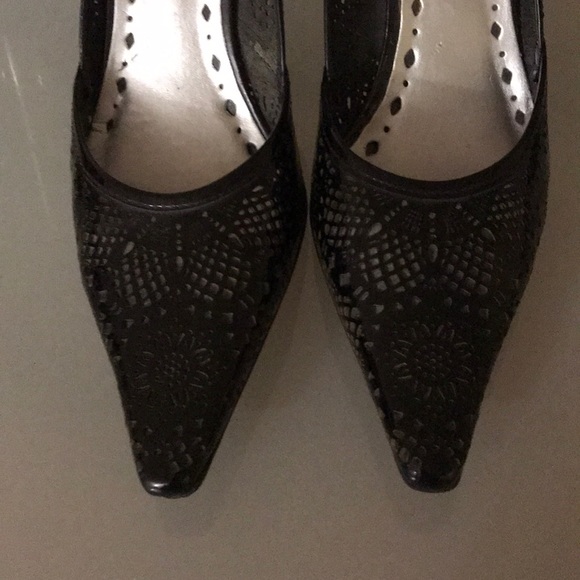 BCBG Black leather heels - Picture 7 of 7